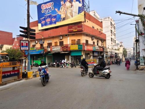 Varanasi Hotel | Shree Lodge
