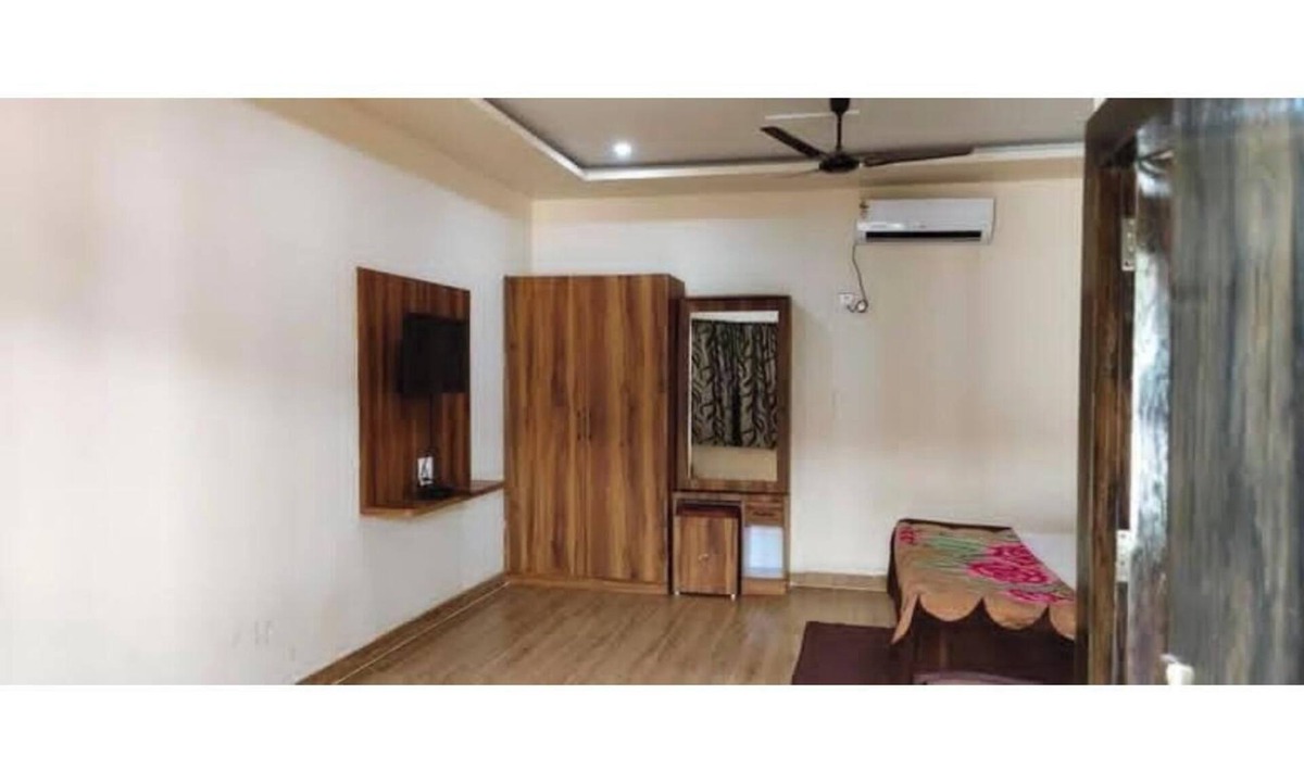 Karwi Hotel | Shree Ram Swaroop vatika