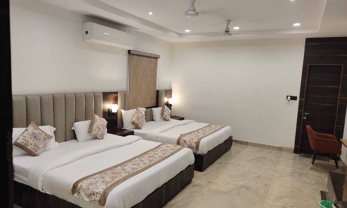 Vrindavan Hotel | SHRI GAURANAG PALACE