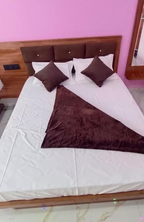 Omkareshwar House | Shri Goara palece