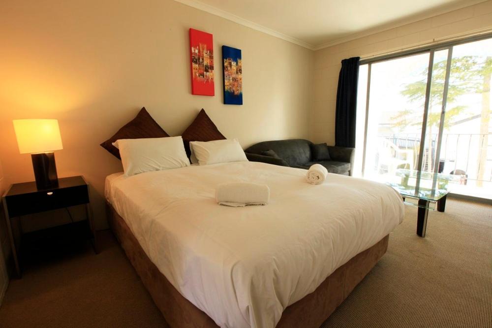 East Jindabyne Hotel | Siesta Villa