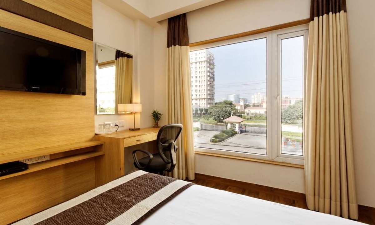 DLF City Hotel | Silver Oak @43