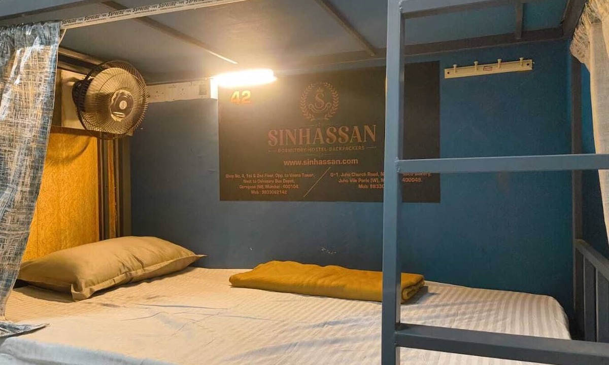 Cuffe Parade Hostel | Sinhassan 104 Dormitory Hostel