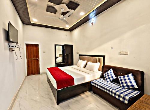 Raebareli Hotel | SK Palace