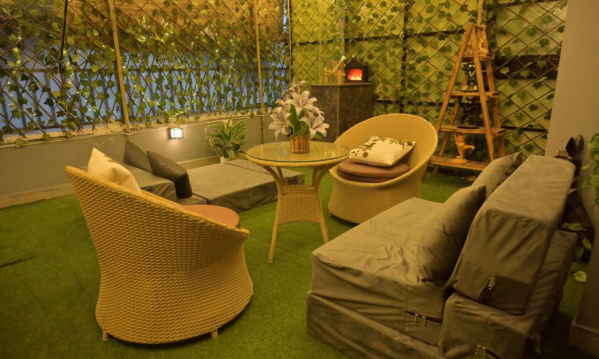 Gurugram Apartment | SkyNest stays- A private terrace garden | Near cyber hub & galleria market |