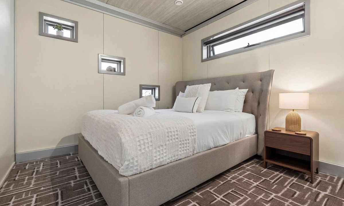 Kangaroo Flat Apartment | Spacious 2BR, 2BTH Unit, Kangaroo Flat