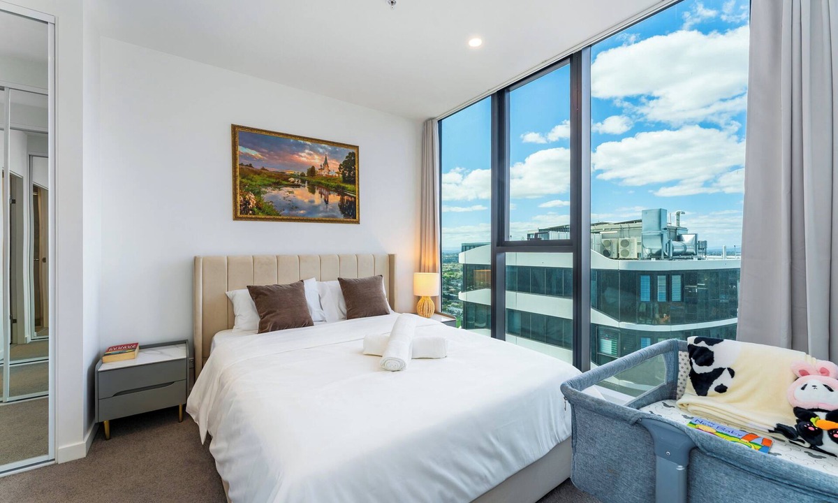 Box Hill Apartment | Spacious 4BR Penthouse in BoxHill Free Parking X2