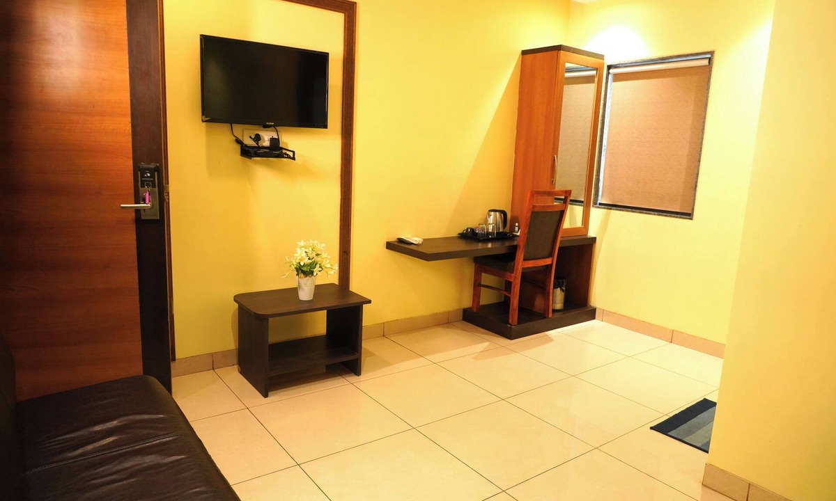 Anakapalle Hotel | Sri Brundavan Grand Inn