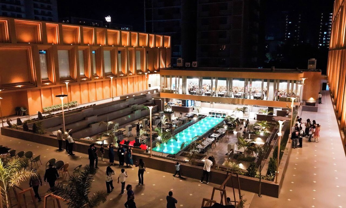 Ahmedabad Hotel | STATUS DINE BANQUET AND RESTAURANT