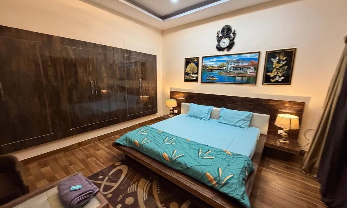 Allahabad Bed & Breakfast | Stay near Sangam River in Premium AC Room