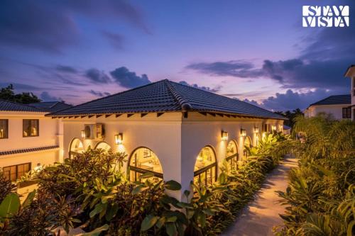 Moira Villa | StayVista at Ivory Palms with Pool, AC, WiFi