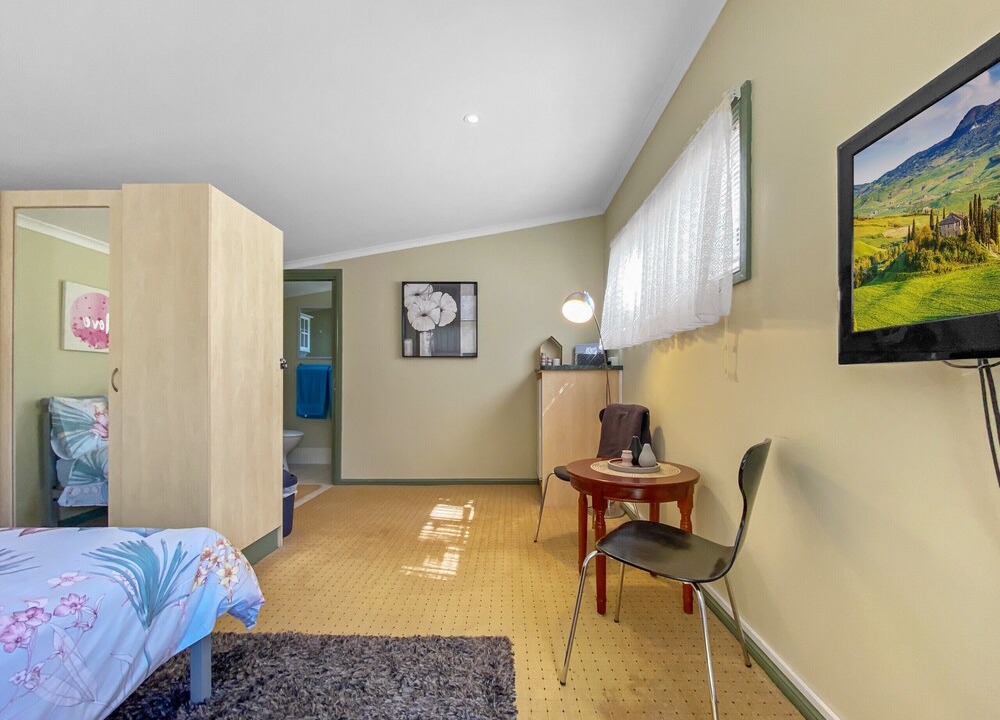 Katoomba Apartment | Studio Four - Studio Apartment, Sleeps 2