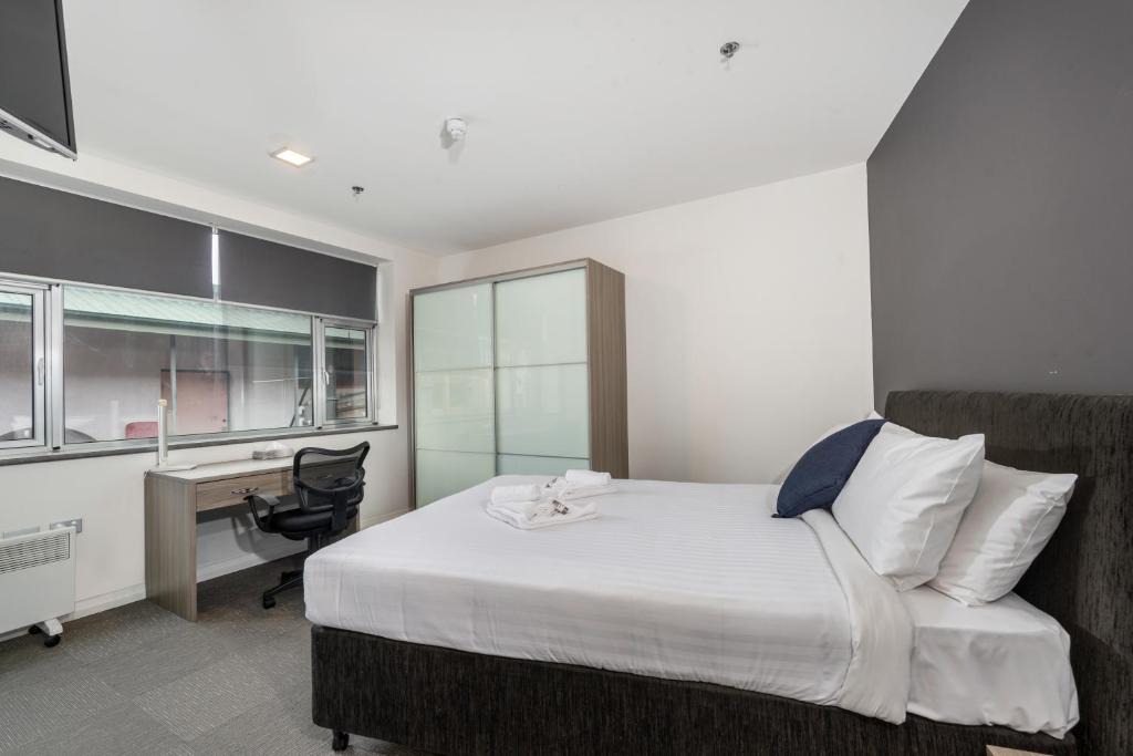 Newcastle Hotel | Studios on King
