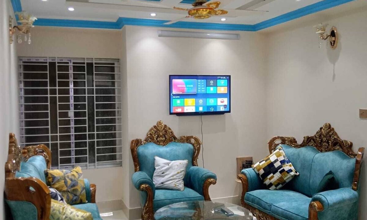 Dhaka Apartment | Stunning 1-bed Apartment in Dhaka Close to Airport
