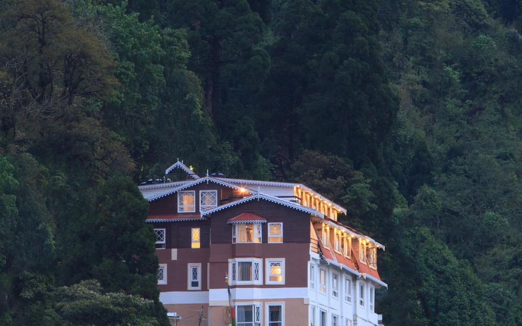 Darjeeling Hotel | Summit Hermon Hotel & Spa