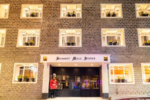 Darjeeling Hotel | Summit Mall Stone Hotel at Mall Road