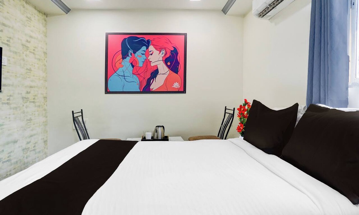 Pune Hotel | Super Collection O Katraj Near KK Market