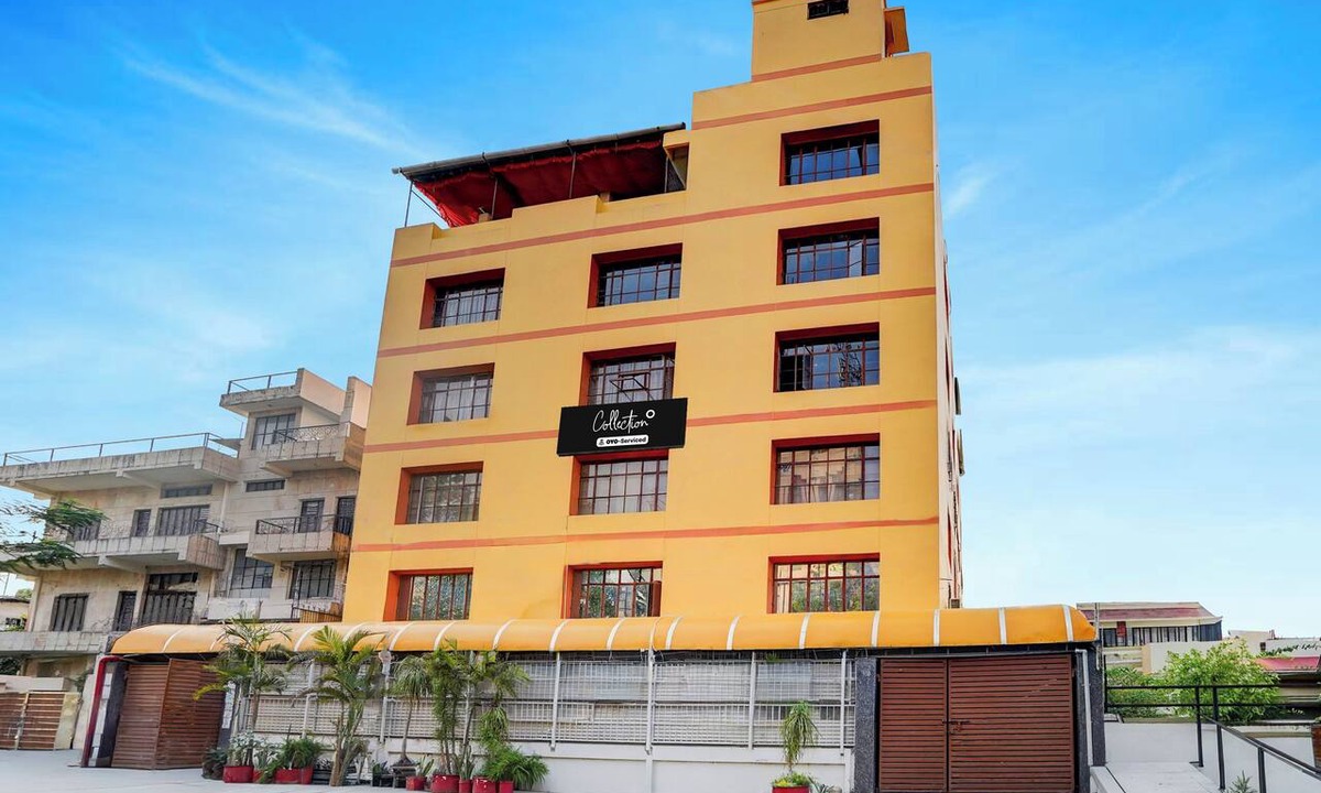 Allahabad Hotel | Super Collection O Prayagraj Museum