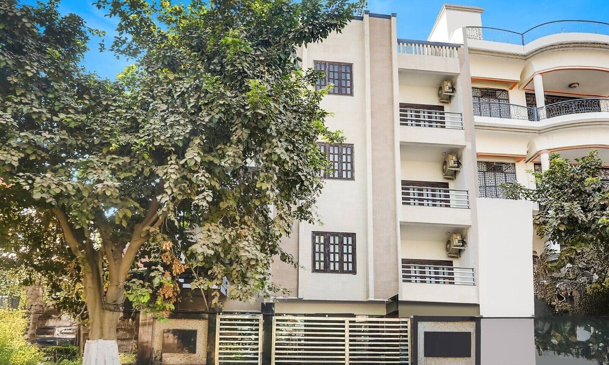 Allahabad House | Super Deluxe Room Gol Park Atala
