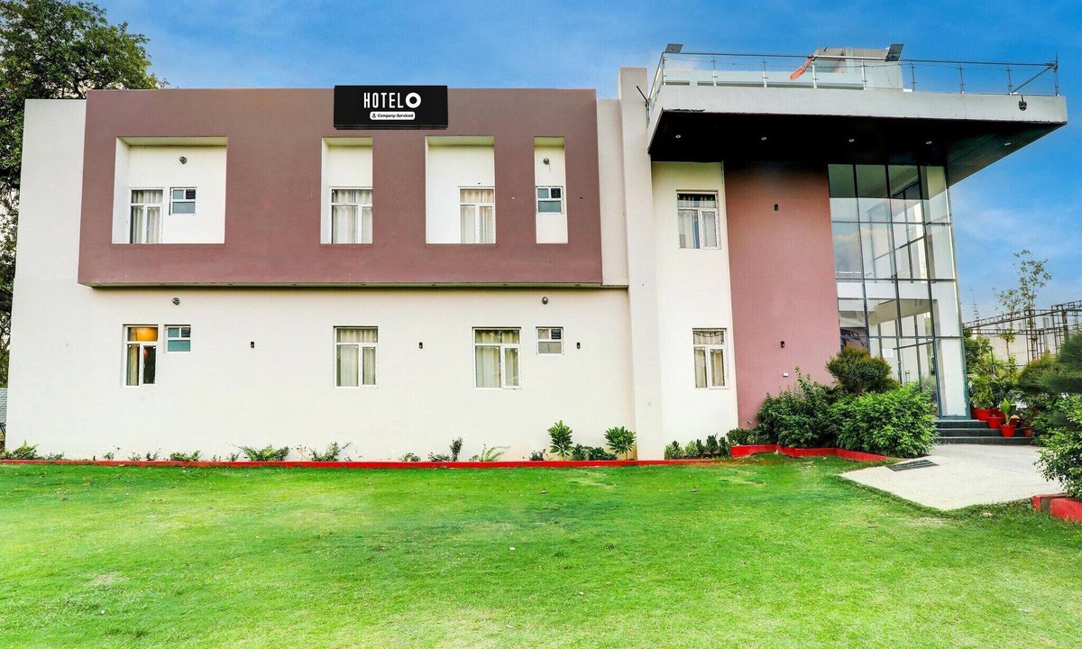 Mohangarh House | Super Hotel O Gomti Nagar Vigyan khand