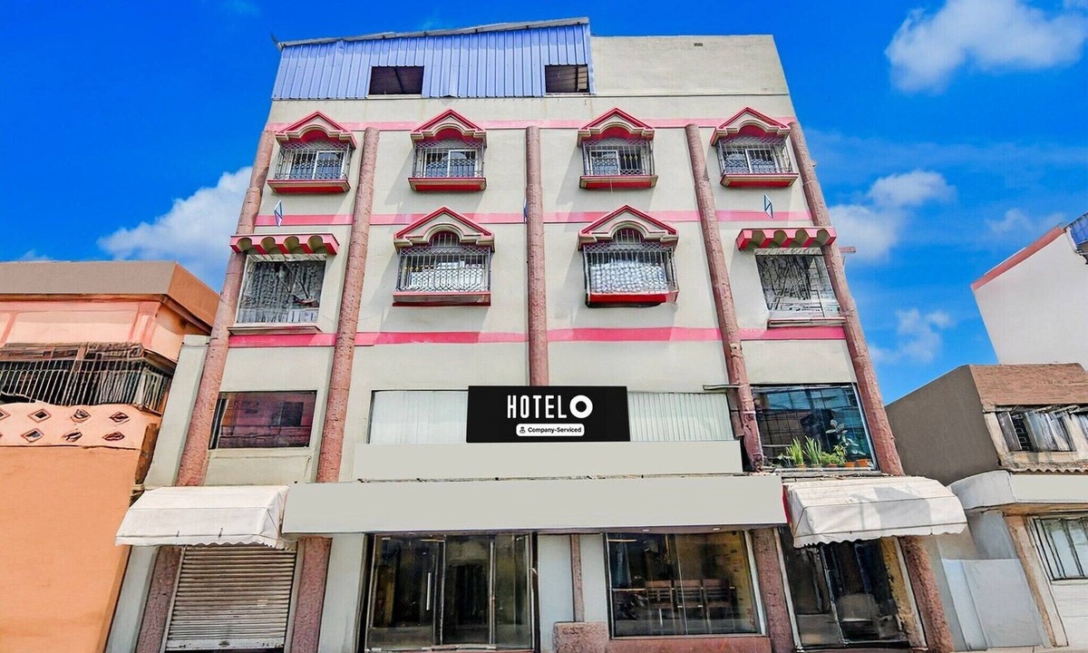 Shrirampur House | Super Hotel O Serampore Railway Station