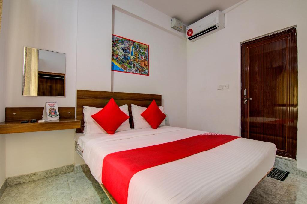 BTM Layout Hotel | Super Hotel O Varcity Comforts Near St. John Medical College