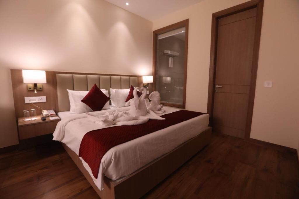 Gomti Nagar Hotel | Sure Stay Hotel By Best Western Lucknow