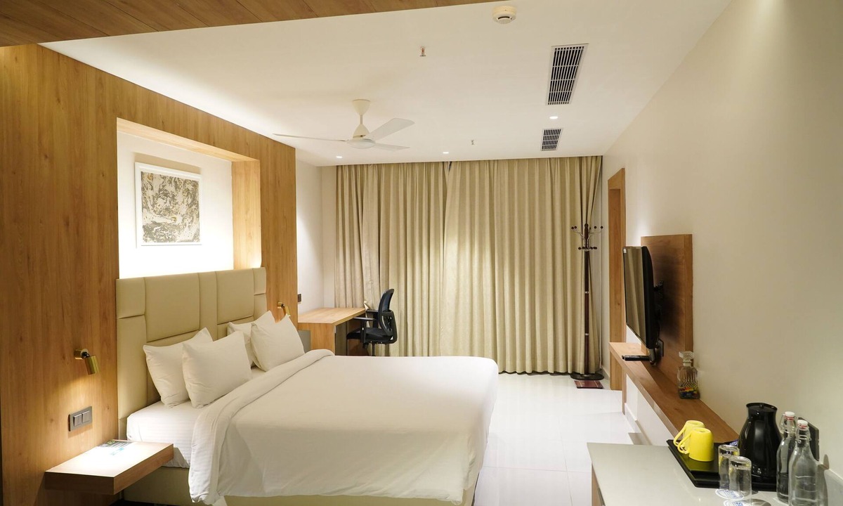 Vizianagaram Hotel | SVN Lake Palace