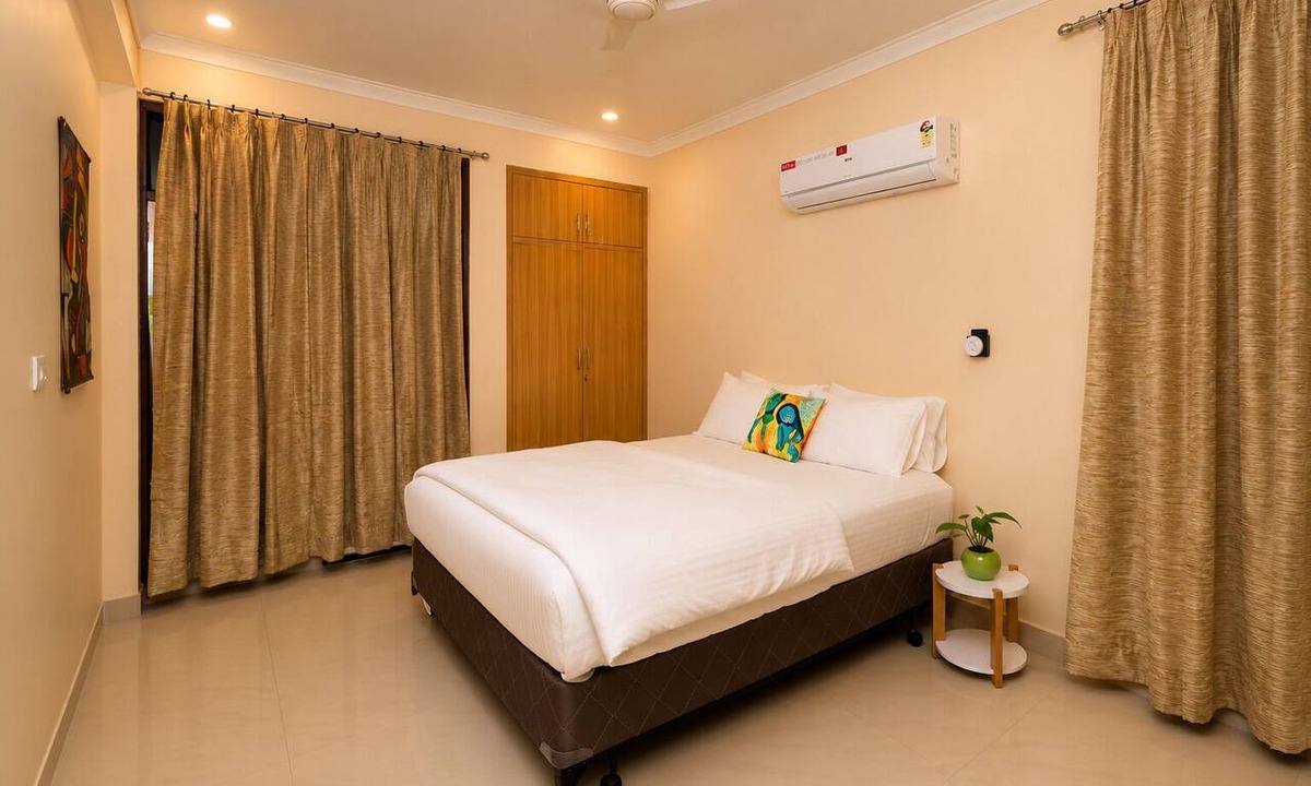 Basai Apartment | Taj Vista 3bhk 4km Taj Mahal 30min Airport