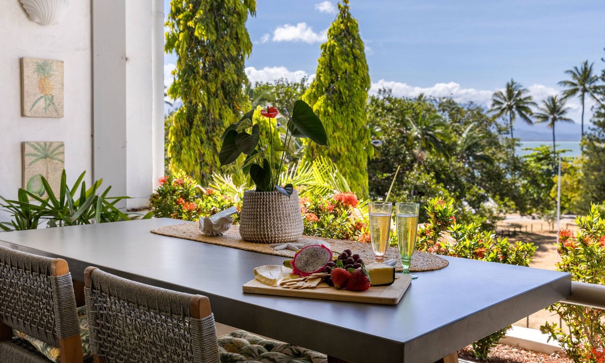 Port Douglas Apartment | Tequila Sunset - Perfect for 2 - With a gorgeous view and a brand new pool!