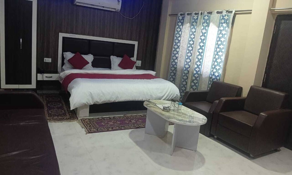 Satna Hotel | The Bhuwan Heights Inn