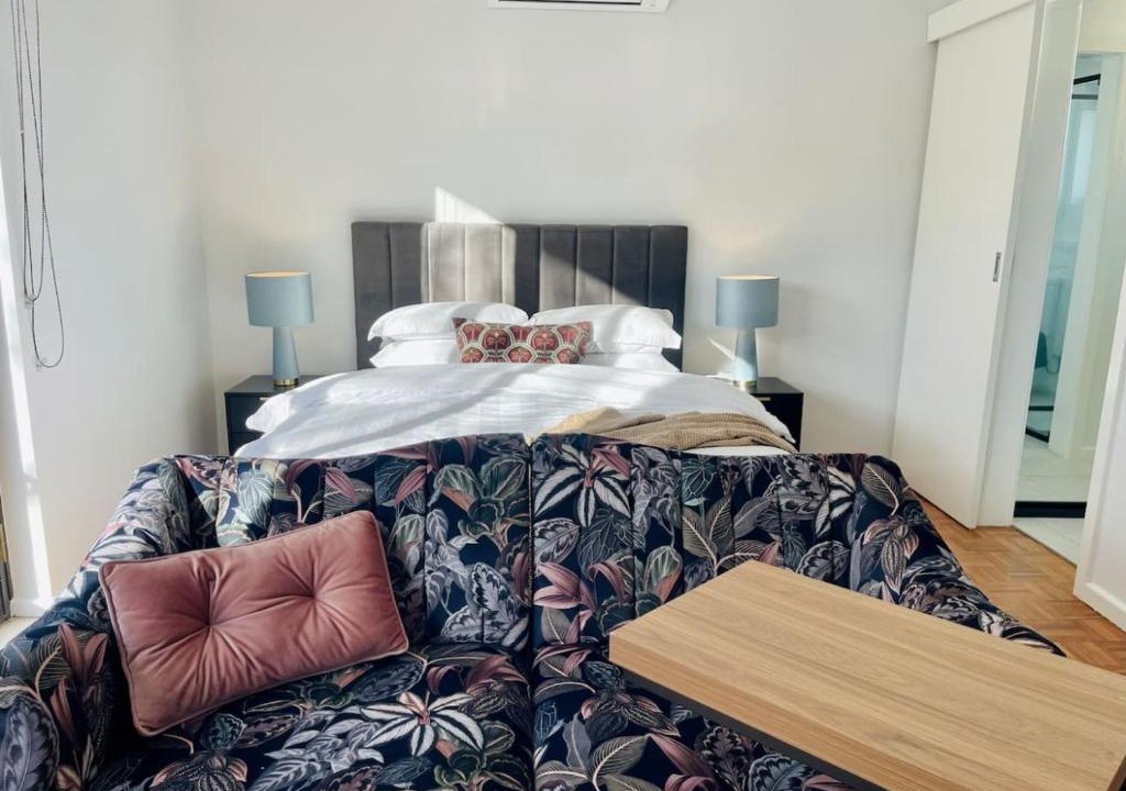Lyons Apartment | The Blake