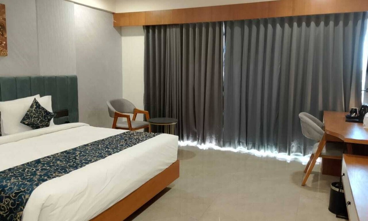 Sanand Hotel | The Blues Hotel