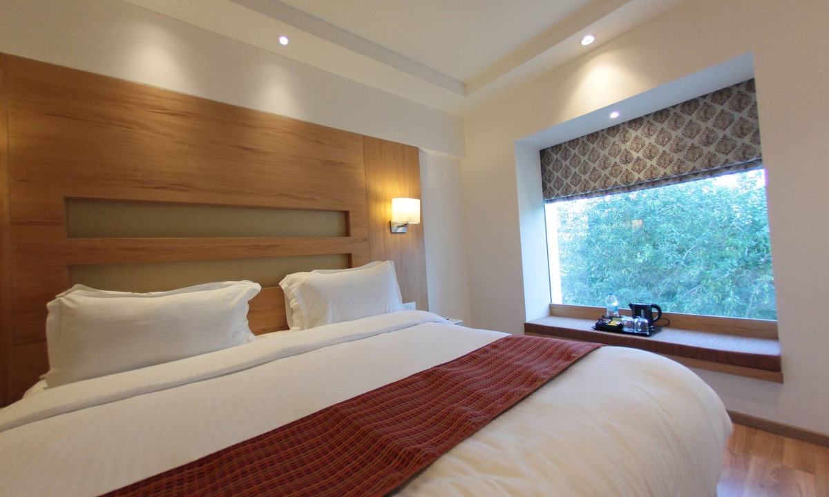 Nashik Hotel | The Emerald Park