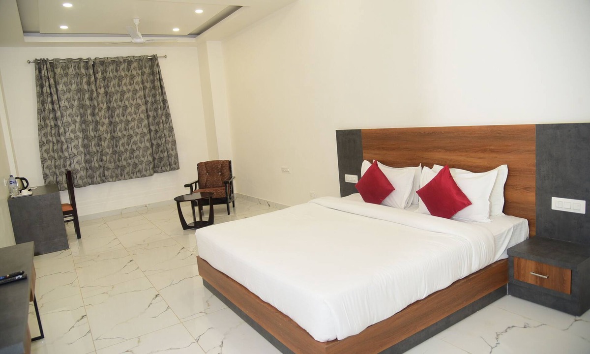 Nimaaj Hotel | The Girvar