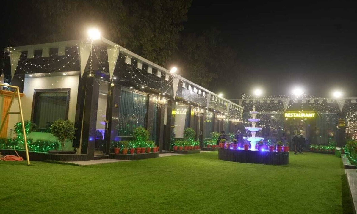 Varanasi Hotel | The Golden Palace