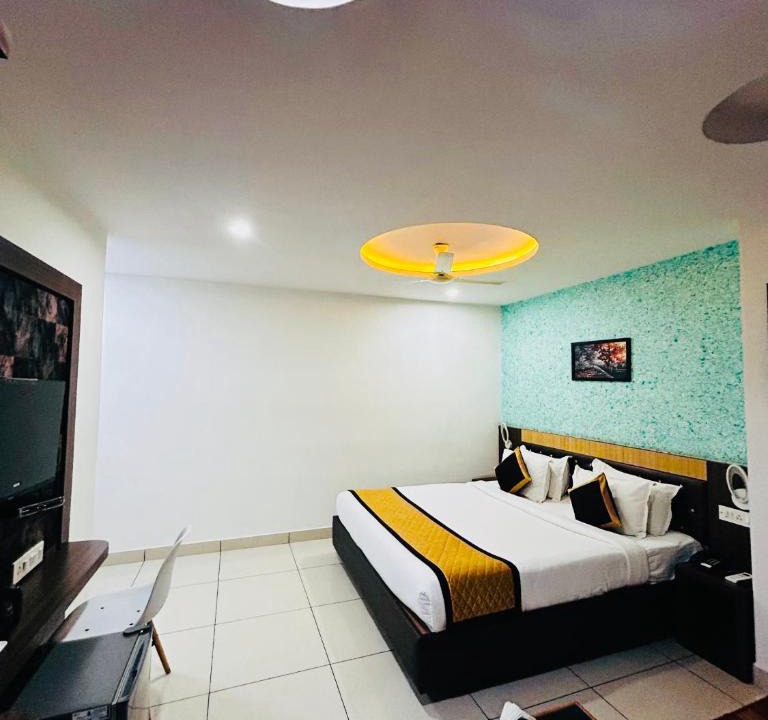Agara Hotel | The Porch Inn Hotel & Service Apartments Near Nimhans Hospital