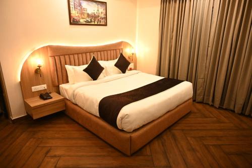 Faizabad Hotel | The Regal Crown By Ritya Hotels