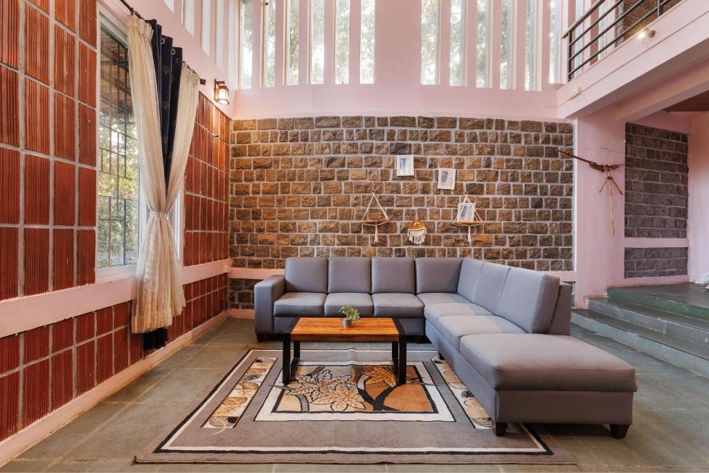 Hosur Villa | The Rustic Ridge by StayJadePool2BHK1hr E-city