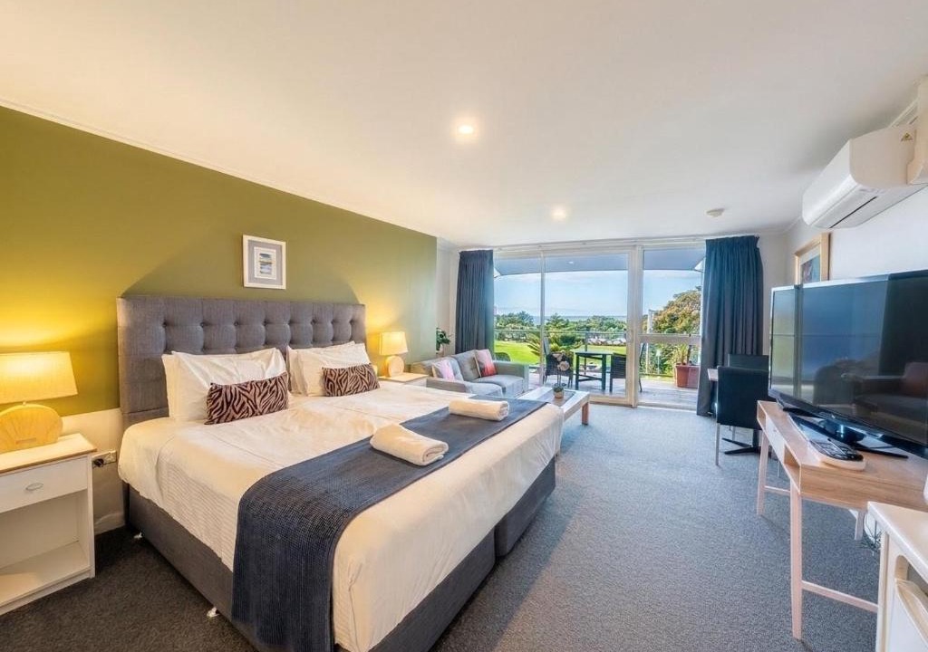 Lorne Hotel | The Sandridge Motel