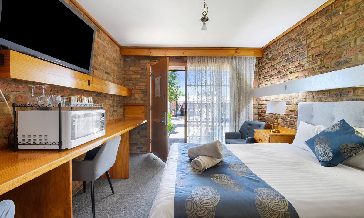 Echuca Hotel | The Settlement Historic Hotel