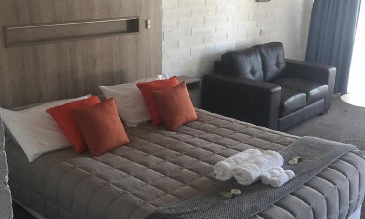 Tocumwal Hotel | Thomas Lodge Motel