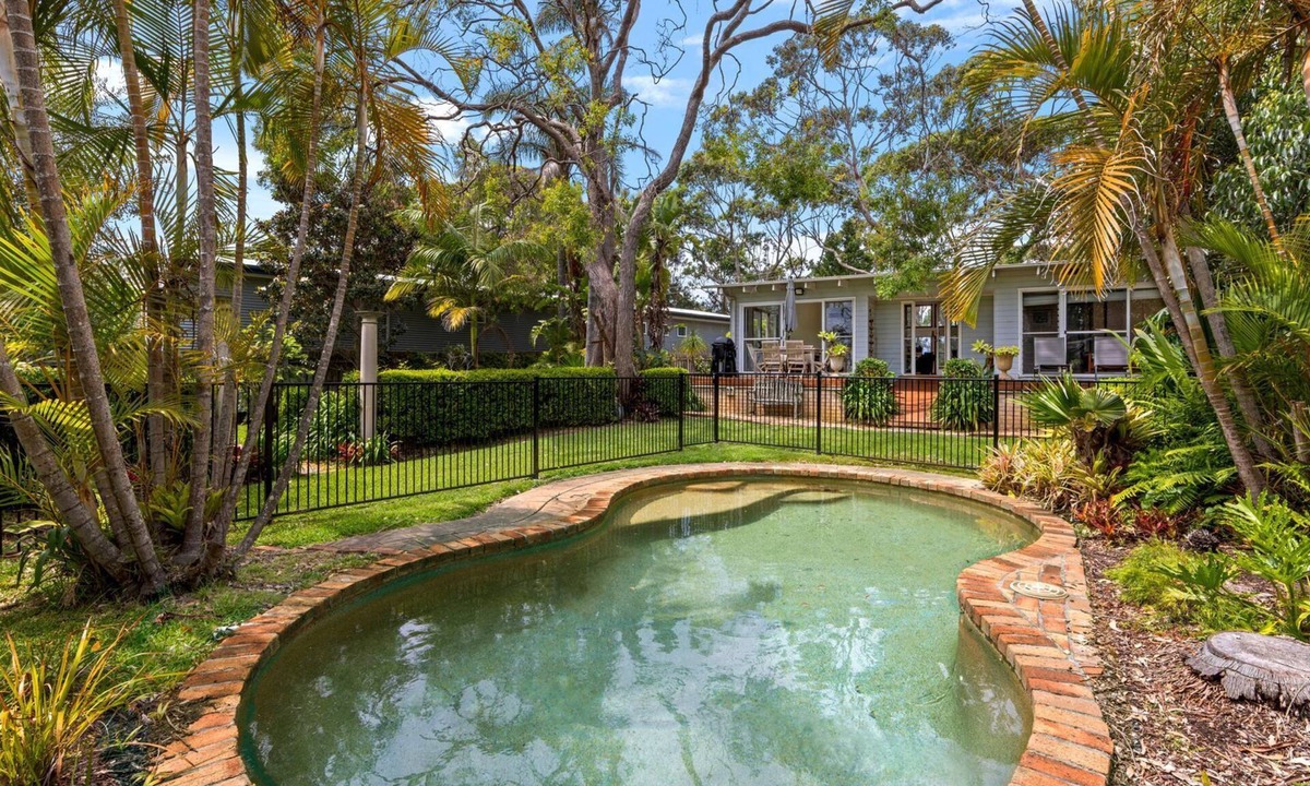Callala Bay House | Tomorrow Jervis Bay - Waterfront with Swimming Pool