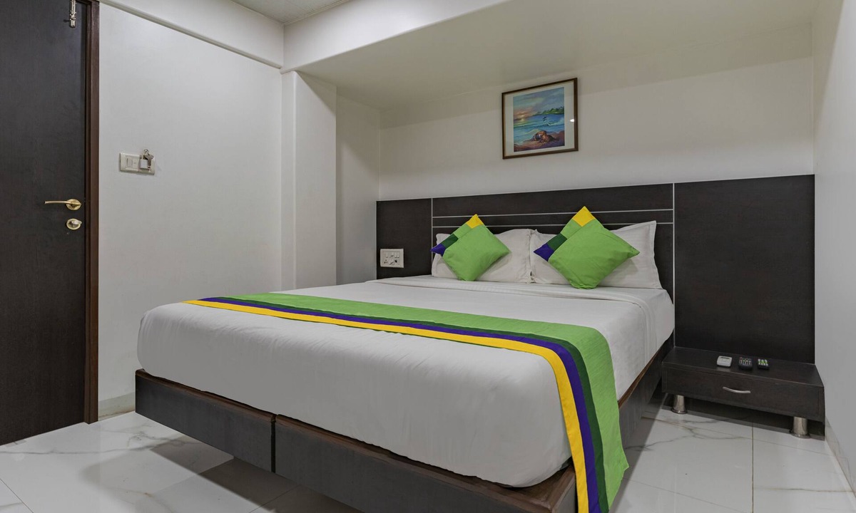 Malad West Hotel | Treebo Atithi Inn