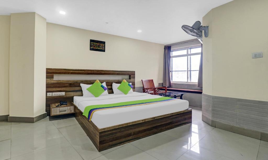 Kozhikode Hotel | Treebo Darwesh Residency - 500m from Railway Station