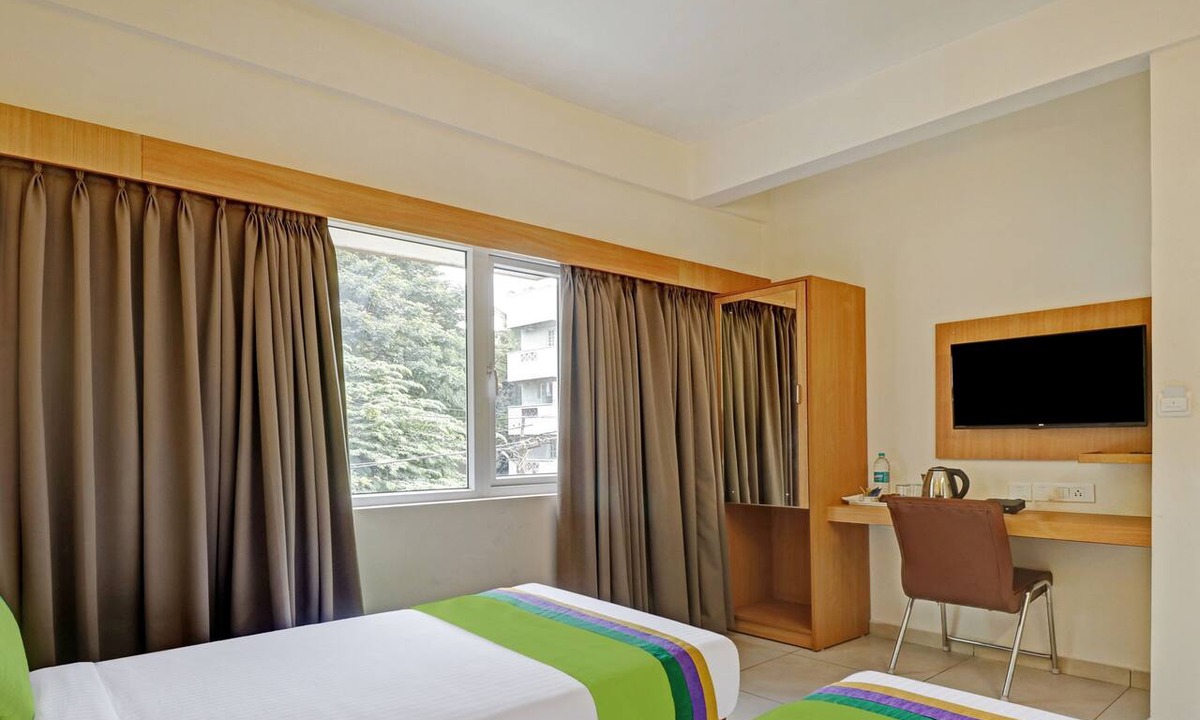 Indiranagar Hotel | Treebo Fortune Stay