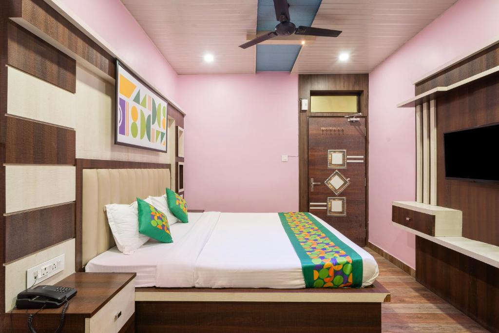 Sarnath Hotel | Treebo Saumendra Residency