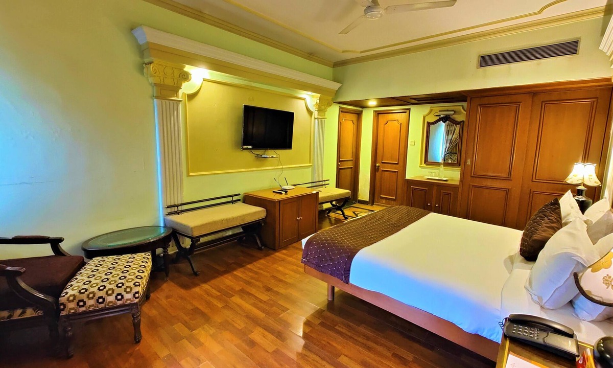 Sadar Hotel | Tuli International