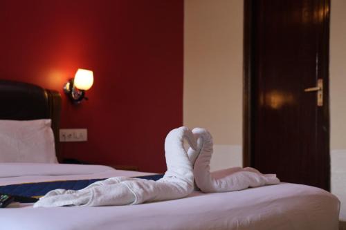 Pulikeshi Nagar Hotel | Turning Point Talapaddy Property