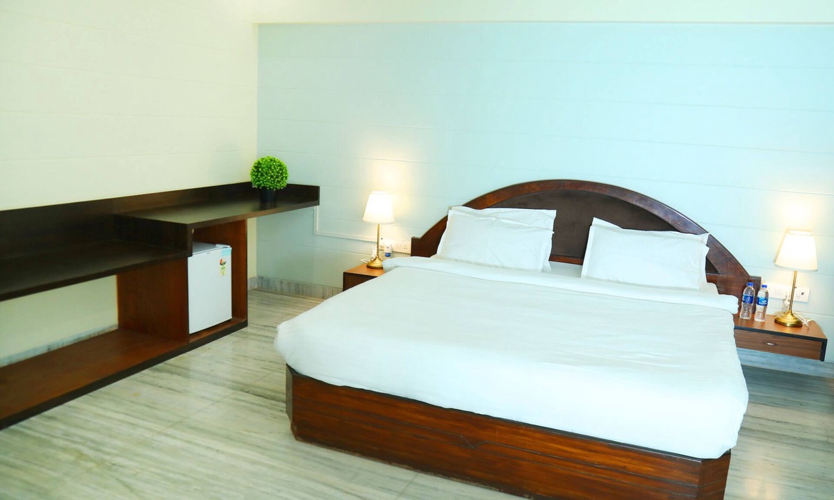 Andheri Hotel | Turtle Hotel